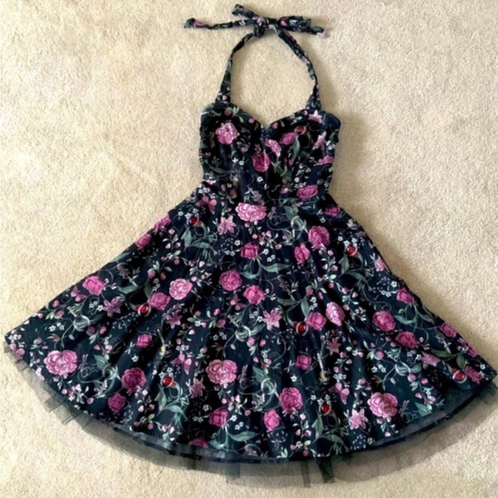 Hot Topic Pinup Dress Flowers & Ladybugs Size Medium
